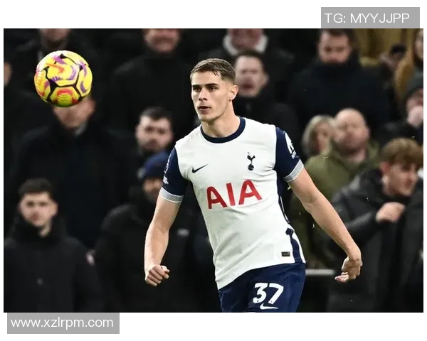 皇马锁定德甲新星引援目标却遭宿敌强烈竞争威胁 皇马锁定德甲新星引援目标却遭宿敌强烈竞争威胁